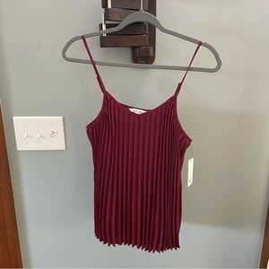 Nine West wine sleeveless pleated Top- NWT- Sz small